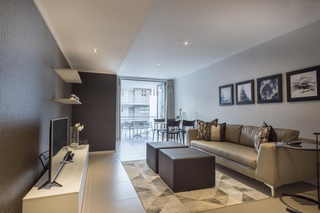 Апартаменты C.A.G - Upper East Side Сэндтон Номер фото