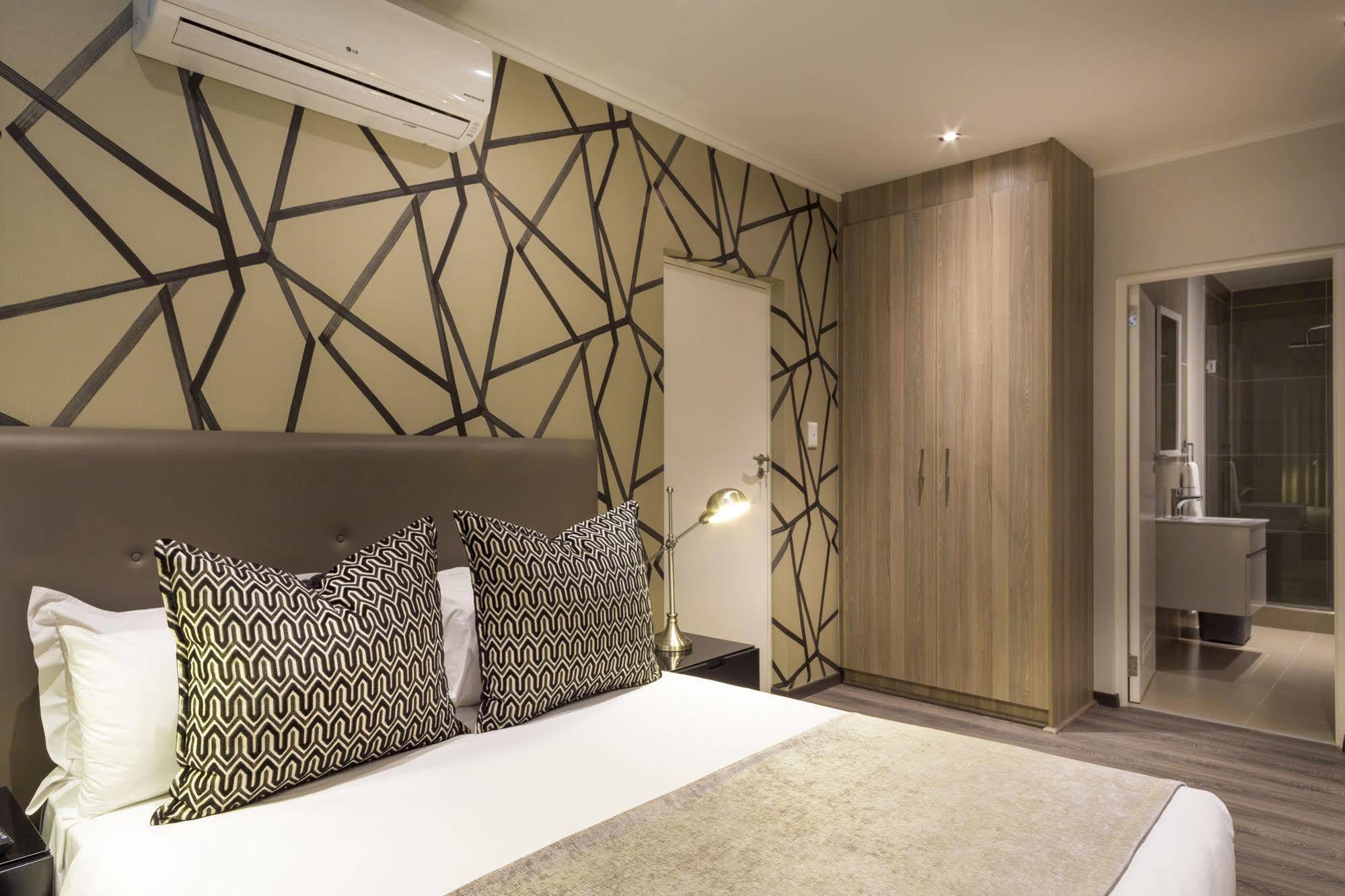 Апартаменты C.A.G - Upper East Side Сэндтон Экстерьер фото